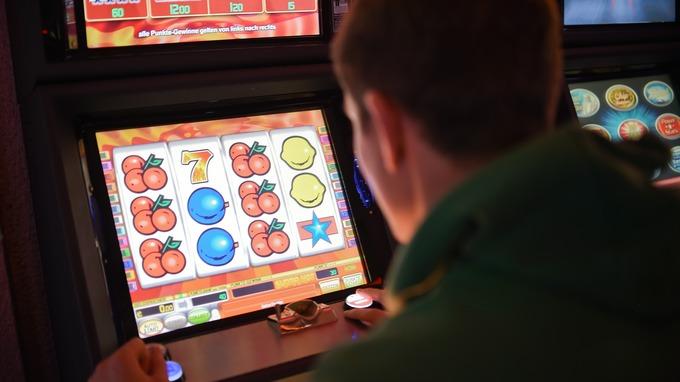 UK government may transfer the power to ban FOBTs