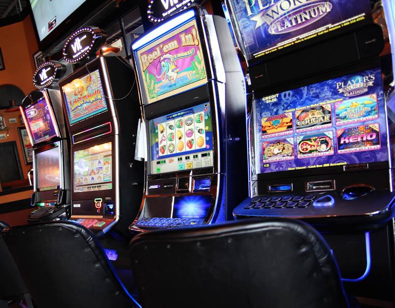 Illegal VLT gambling market costs Greece millions
